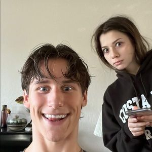 Meet your Posher, Dylan